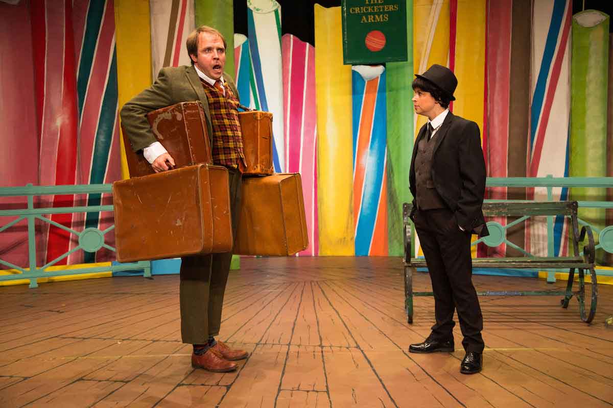 ONE MAN, TWO GUVNORS – TOO FUNNY!
