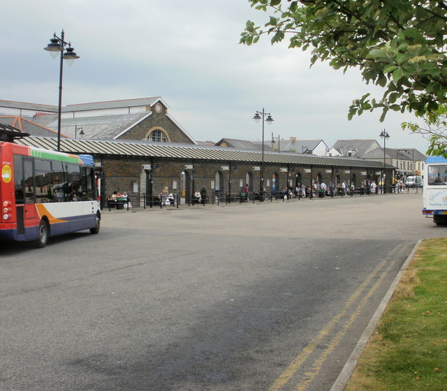 Aberdare_Bus_Station_-_geograph