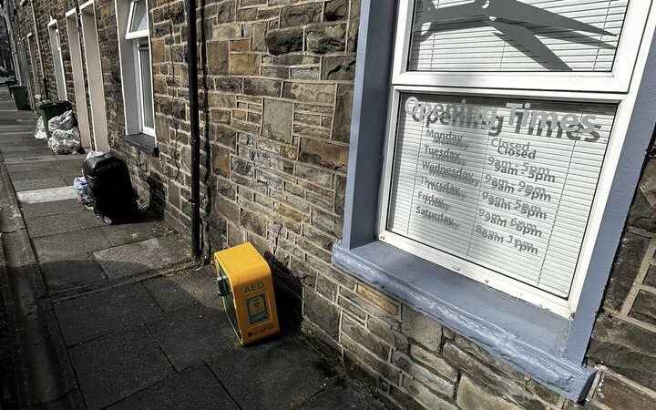 Vandalise defibrillator in Abercwmboi why?