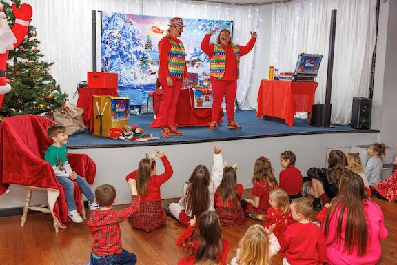 Santa and his helpers sprinkle Christmas magic in Cwmdare
