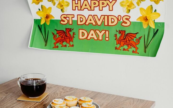 SCHOOLS are showing their support for patriotic producers and using more locally sourced ingredients for their St David’s Day dinner menus.